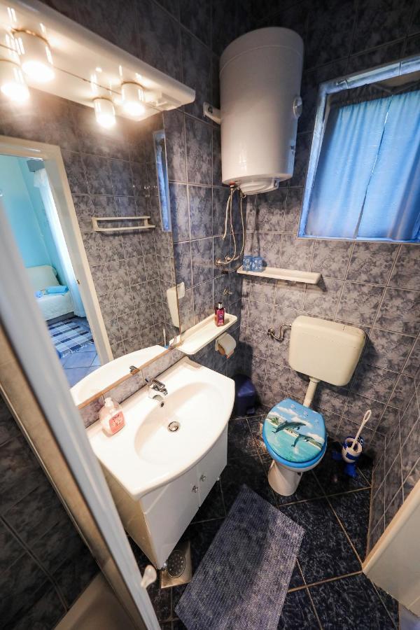 Studio Brbinj 8160A ภายนอก รูปภาพ